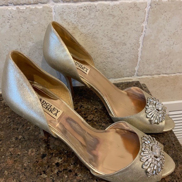 Badgley Mischka gold open toe shoe - Picture 2 of 6